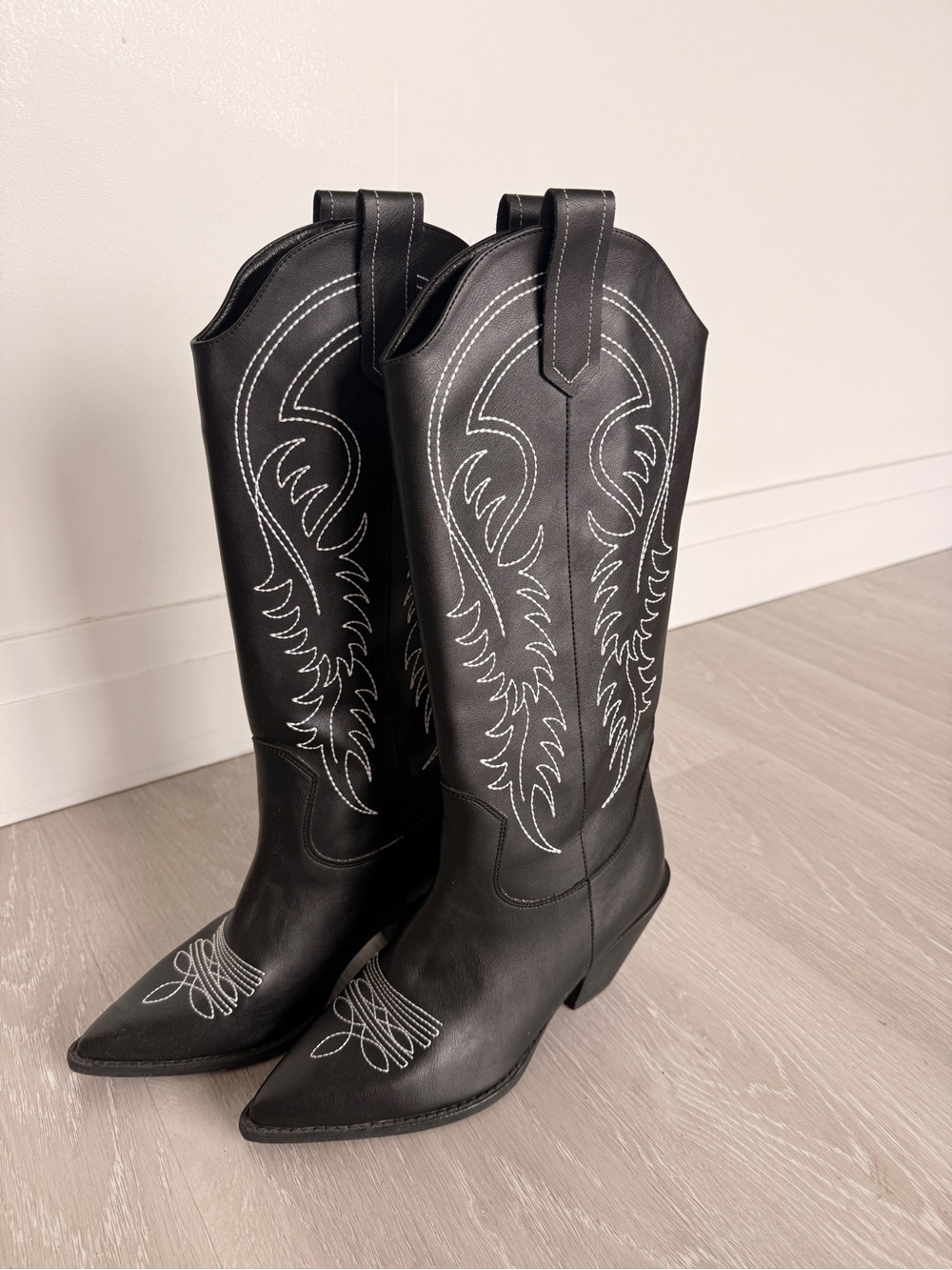 Women's Black Western Cowboy Boots with White Stitching